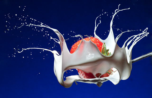 Strawberry Cream Splash in a spoon (blue background) 5