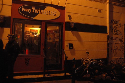 the Pussy Twisters by Pirlouiiiit 01122009