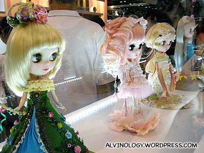Blythe dolls on display
