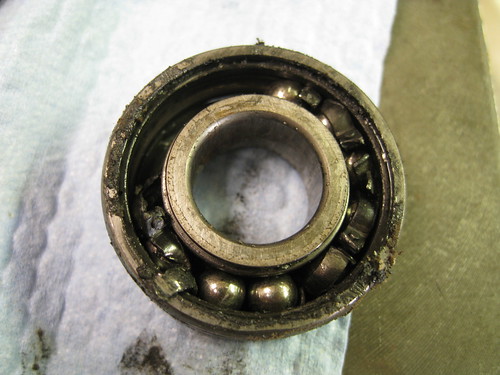 broken bearing closeup