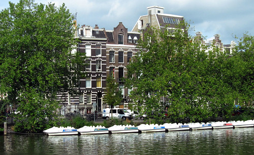 Amsterdam 202 • <a style="font-size:0.8em;" href="http://www.flickr.com/photos/30735181@N00/3964779574/" target="_blank">View on Flickr</a>