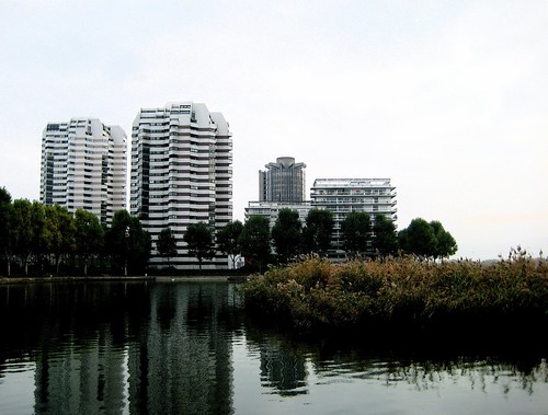 Gita a Parigi, 31.10.09: costruzioni intorno al lago di Créteil, Paris. 6
