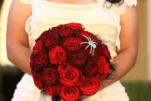 bouquet w/feathers & crystal spider