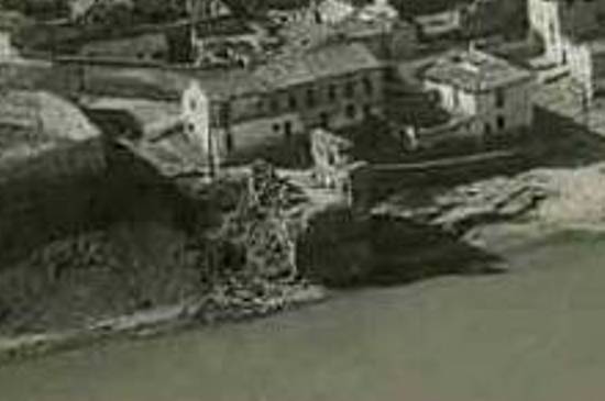 Torre del Hierro de Toledo en ruinas a inicios del siglo XX