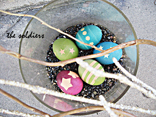 coloring easter eggs -army eggs the soldiers