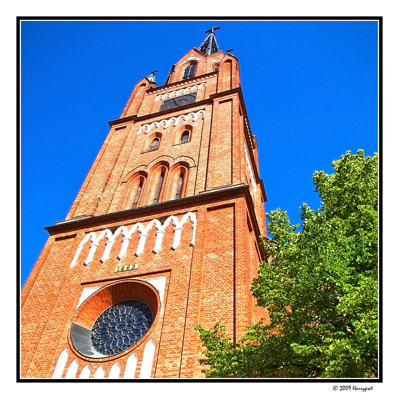 cathedral in pori<br/>© <a href="https://flickr.com/people/34980283@N06" target="_blank" rel="nofollow">34980283@N06</a> (<a href="https://flickr.com/photo.gne?id=4158433254" target="_blank" rel="nofollow">Flickr</a>)