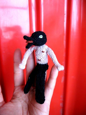 crow finger puppet