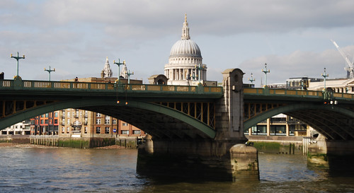 City of London Bridges/ walkways essay nov09