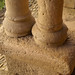 SAINT-MACAIRE - colonnes du cloître - Prieuré Saint-Sauveur (b)
