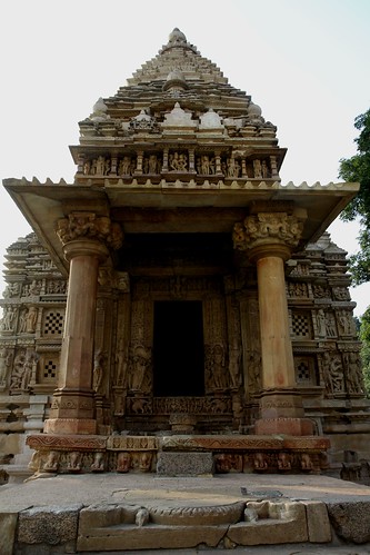 khajuraho temples sculptures