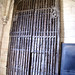 SAINT-MACAIRE - portail original de l'église
