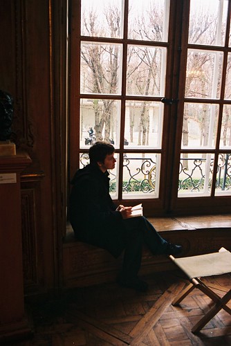 Kathryn sketching in the Rodin Museum