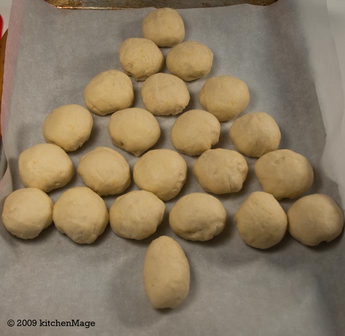 How-to shape Christmas Tree bread