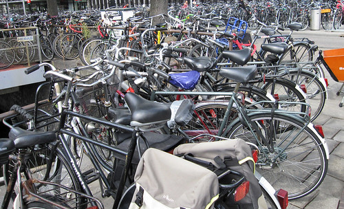 Amsterdam 305 • <a style="font-size:0.8em;" href="http://www.flickr.com/photos/30735181@N00/4030267233/" target="_blank">View on Flickr</a>