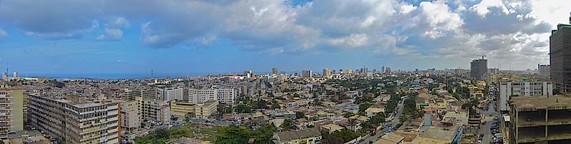 Luanda_Panorama1 - Version 2<br/>© <a href="https://flickr.com/people/28104418@N00" target="_blank" rel="nofollow">28104418@N00</a> (<a href="https://flickr.com/photo.gne?id=4452619048" target="_blank" rel="nofollow">Flickr</a>)