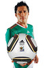 Ricardo Osorio con la nueva camiseta del tri y el balon Jabulani 07