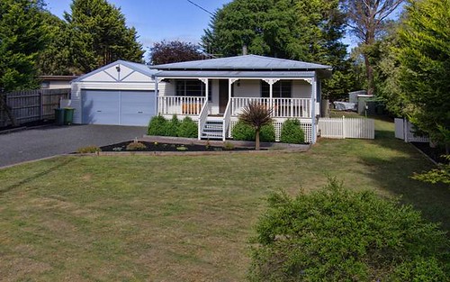 38 Blackmore Rd, Woodend VIC 3442