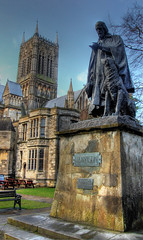 alfred tennyson statue, lincoln cathedral