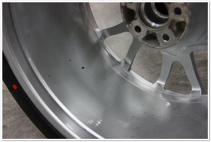 Ferrari Challenge Stradale wheel contamination