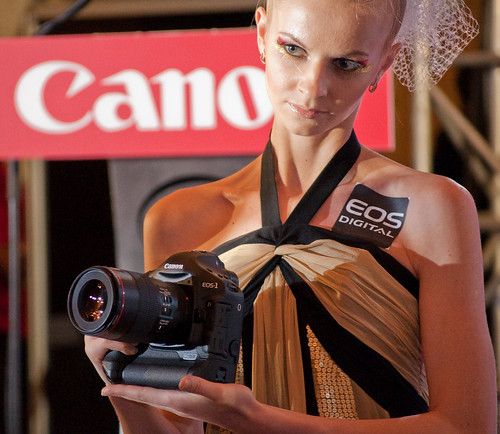 Canon 1D Mark IV in the hands of a female model