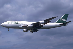 Pakistan B747-367 AP-BFY LHR 29/06/2002