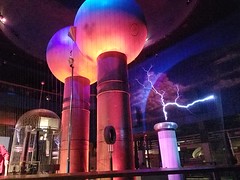 4-23-2017: The Van De Graaf generator is electrifying! Boston, MA