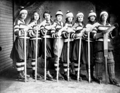 Girls’ hockey team / Équipe de hockey fé by BiblioArchives / LibraryArchives, on Flickr