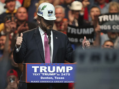 0315 Gray Trump digs coal