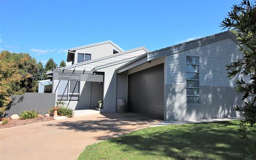 15 Holmes Cr, Griffith NSW 2680