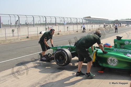 Will Stevens has a pit stop during Formula One Young Driver Testing at Silverstone, July 2013