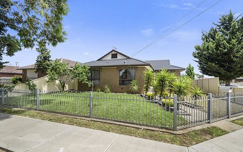 7 Cromwell Rd, Kings Park VIC 3021
