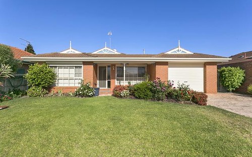 2 Hayes Ct, Lovely Banks VIC 3221
