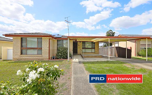 37 Stoke Crescent, South Penrith NSW