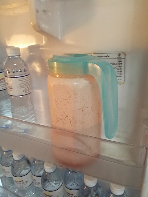 <p>GYMの冷蔵庫には毎日美味しいスムージーが入ってます。<br/>運動後に1杯ゴクリ。</p>