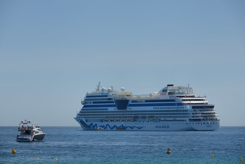 1141-20160524_Cannes-Cote d'Azur-France-view across Cannes Bay to cruise ship AIDA Stella<br/>© <a href="https://flickr.com/people/25326534@N05" target="_blank" rel="nofollow">25326534@N05</a> (<a href="https://flickr.com/photo.gne?id=32447396913" target="_blank" rel="nofollow">Flickr</a>)