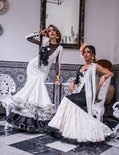 Trajes de flamenca blanco y negro