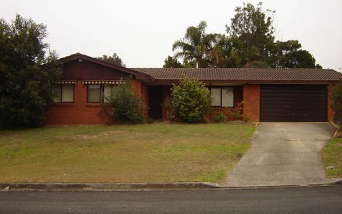 5 Kikori Place, Glenfield NSW