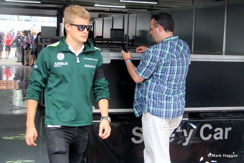 Marcus Ericsson returns from the drivers' parade at the 2014 German Grand Prix