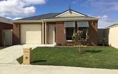 13 St Gwinear View, Moe VIC