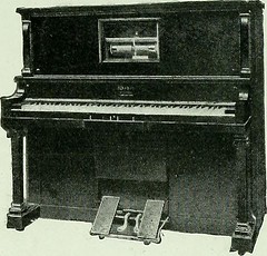 Anglų lietuvių žodynas. Žodis piano tuner reiškia fortepijonui imtuvas lietuviškai.