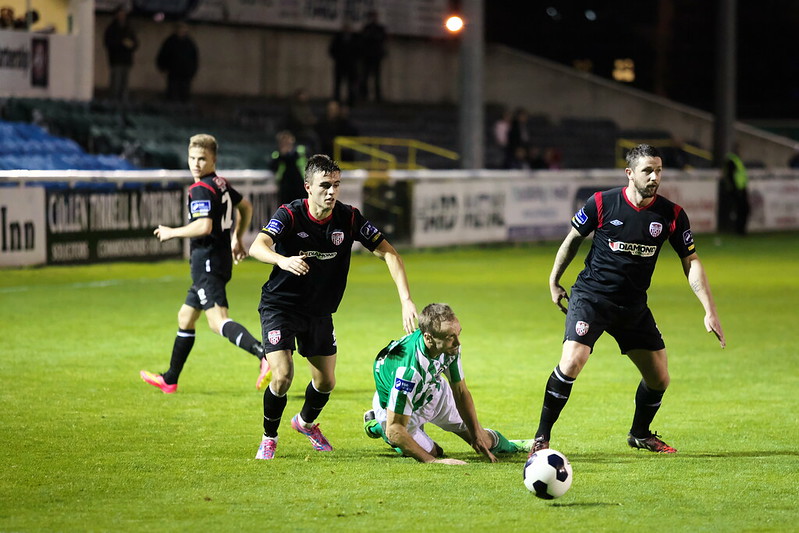 Bray Wanderers v Derry City # 49<br/>© <a href="https://flickr.com/people/95412871@N00" target="_blank" rel="nofollow">95412871@N00</a> (<a href="https://flickr.com/photo.gne?id=15219416748" target="_blank" rel="nofollow">Flickr</a>)