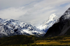 Anglų lietuvių žodynas. Žodis alpine glacier reiškia alpių ledynas lietuviškai.