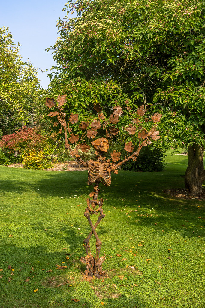 Tree Of Knowledge By Brian Byrne - Sculpture In Context 2014-1162