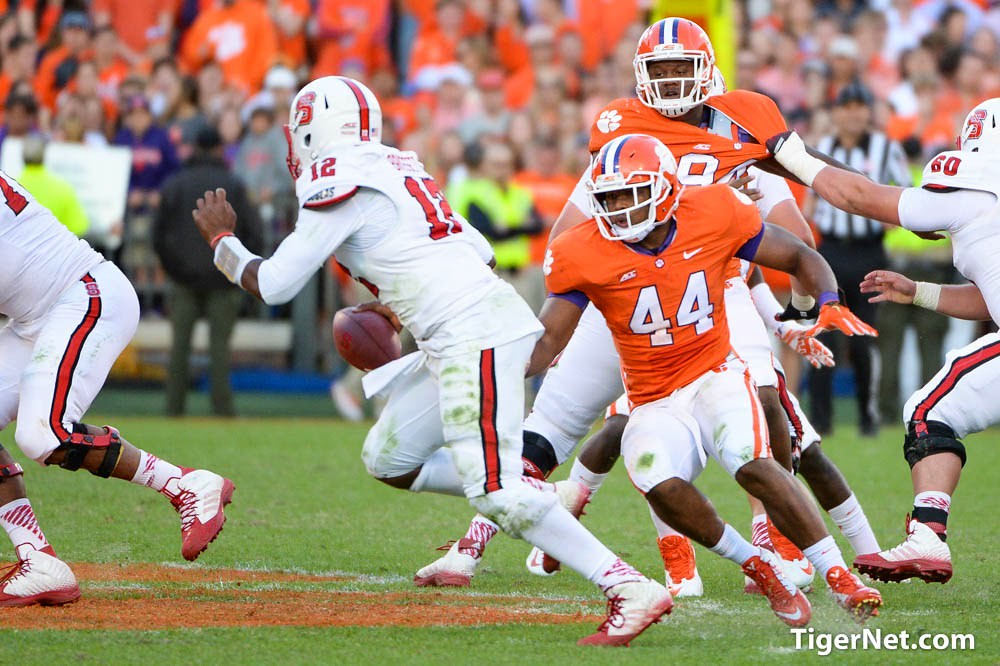 Clemson Football Photo of BJ Goodson and NC State