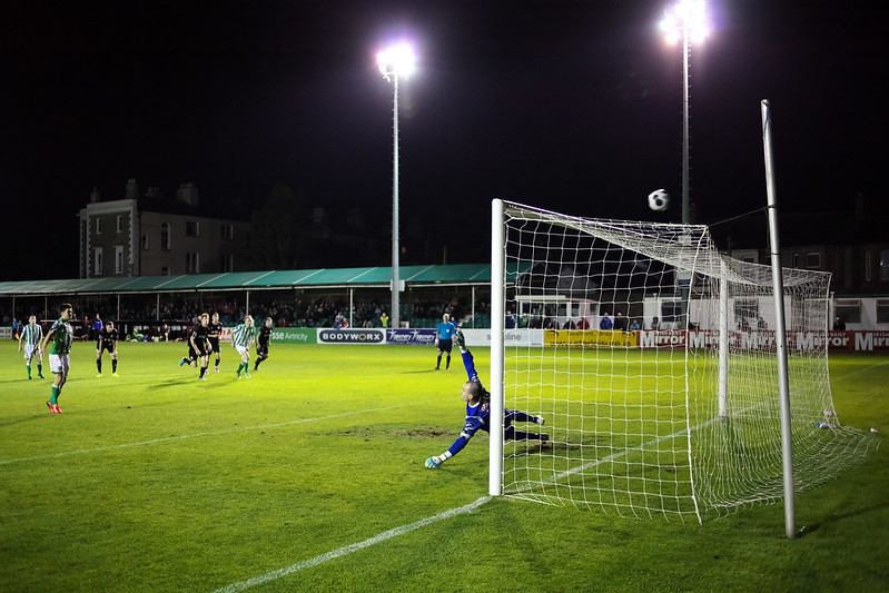 Bray Wanderers v Derry City # 38<br/>© <a href="https://flickr.com/people/95412871@N00" target="_blank" rel="nofollow">95412871@N00</a> (<a href="https://flickr.com/photo.gne?id=15405698092" target="_blank" rel="nofollow">Flickr</a>)
